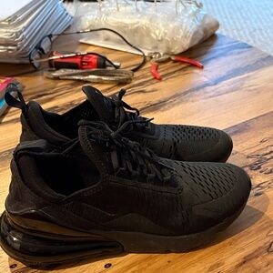 NIKE NWOB BLACK AIR 270
